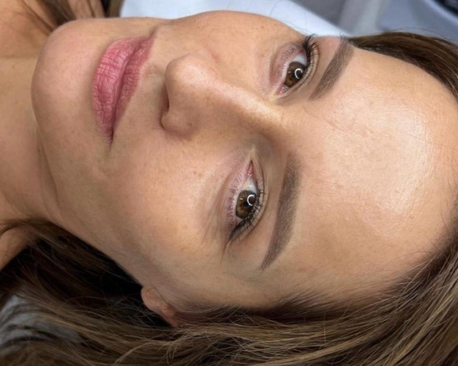 PERMANENTNÍ MAKE-UP OBOČÍ Olomouc - Permanentní make-up obočí přináší elegantní a dlouhotrvající úpravu, … Sky Room Olomouc